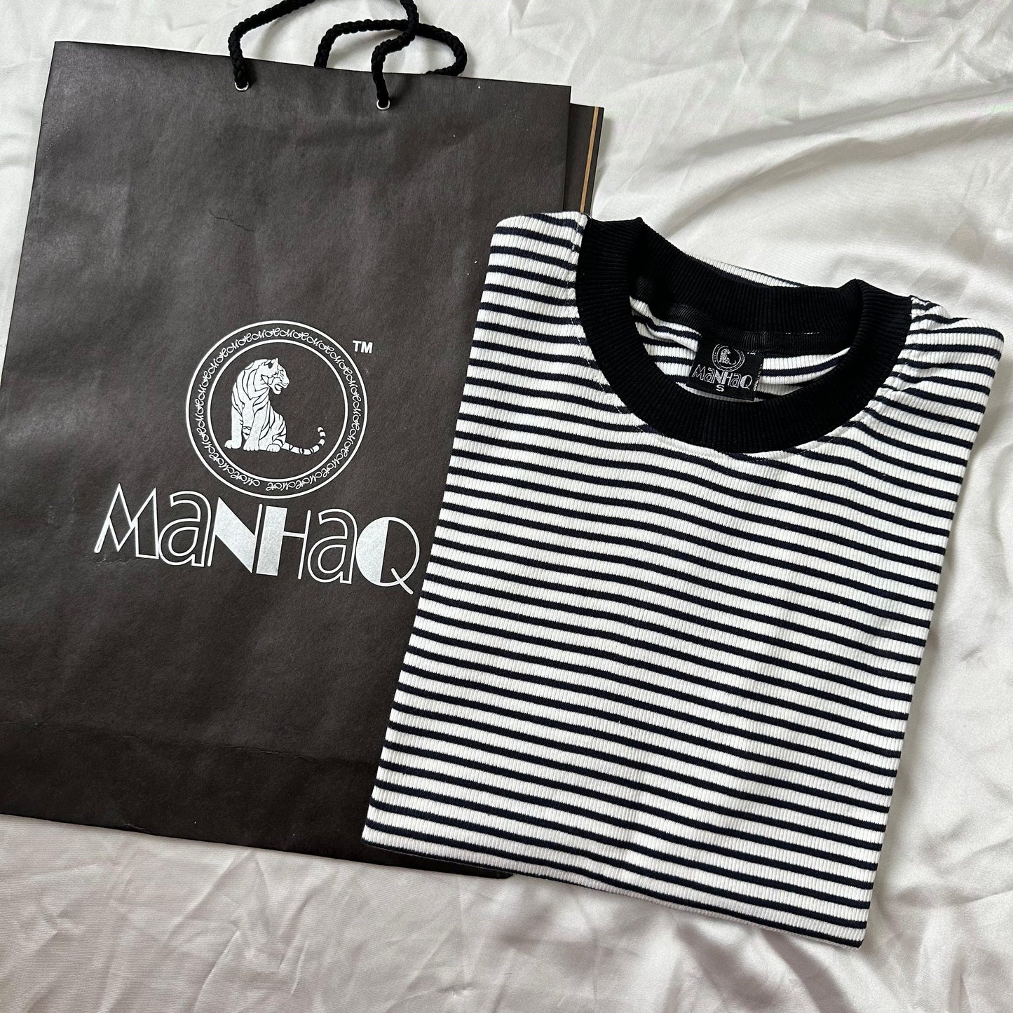 Manhaq Unisex T-shirt
