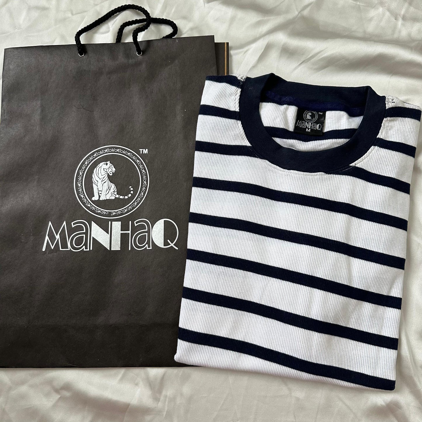 Manhaq Unisex T-shirt